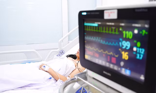Sức khỏe 2 cô gái sống sót trong vụ cháy 4 người tử vong ở TPHCM