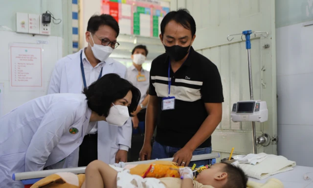 Liên tiếp 5 trẻ tử vong, nguy cơ dịch tay chân miệng bùng phát