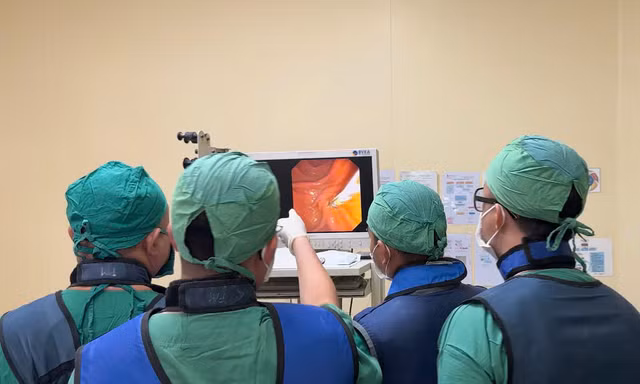  Chủ quan với những cơn đau bụng, người đàn ông mất túi mật