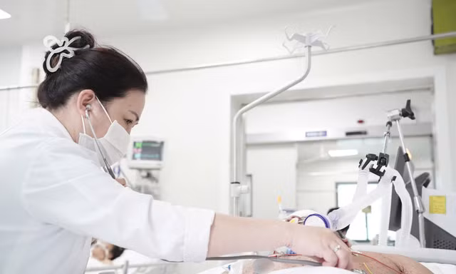 Liên tiếp cấp cứu tai nạn giao thông, ngộ độc trong 4 ngày lễ