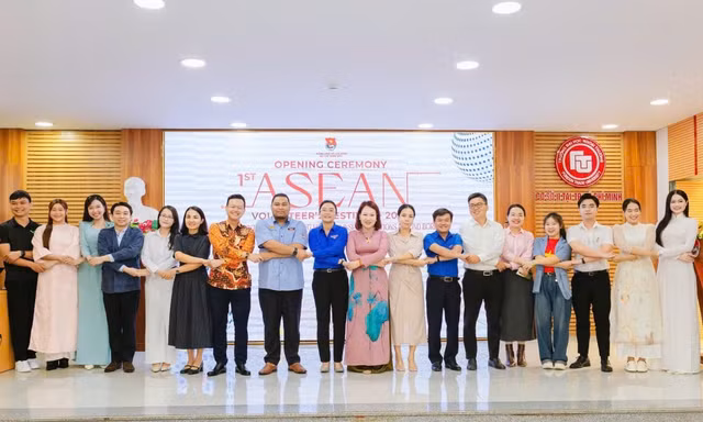 Sôi nổi Ngày hội Những người tình nguyện ASEAN lần thứ nhất