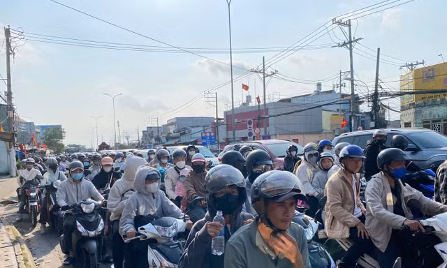TPHCM lý giải dòng người quay lại TP.HCM ngay sau Tết tăng vọt
