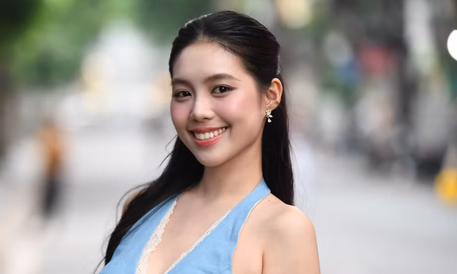 Theo chân Á hậu Châu Anh trải nghiệm thanh toán số 