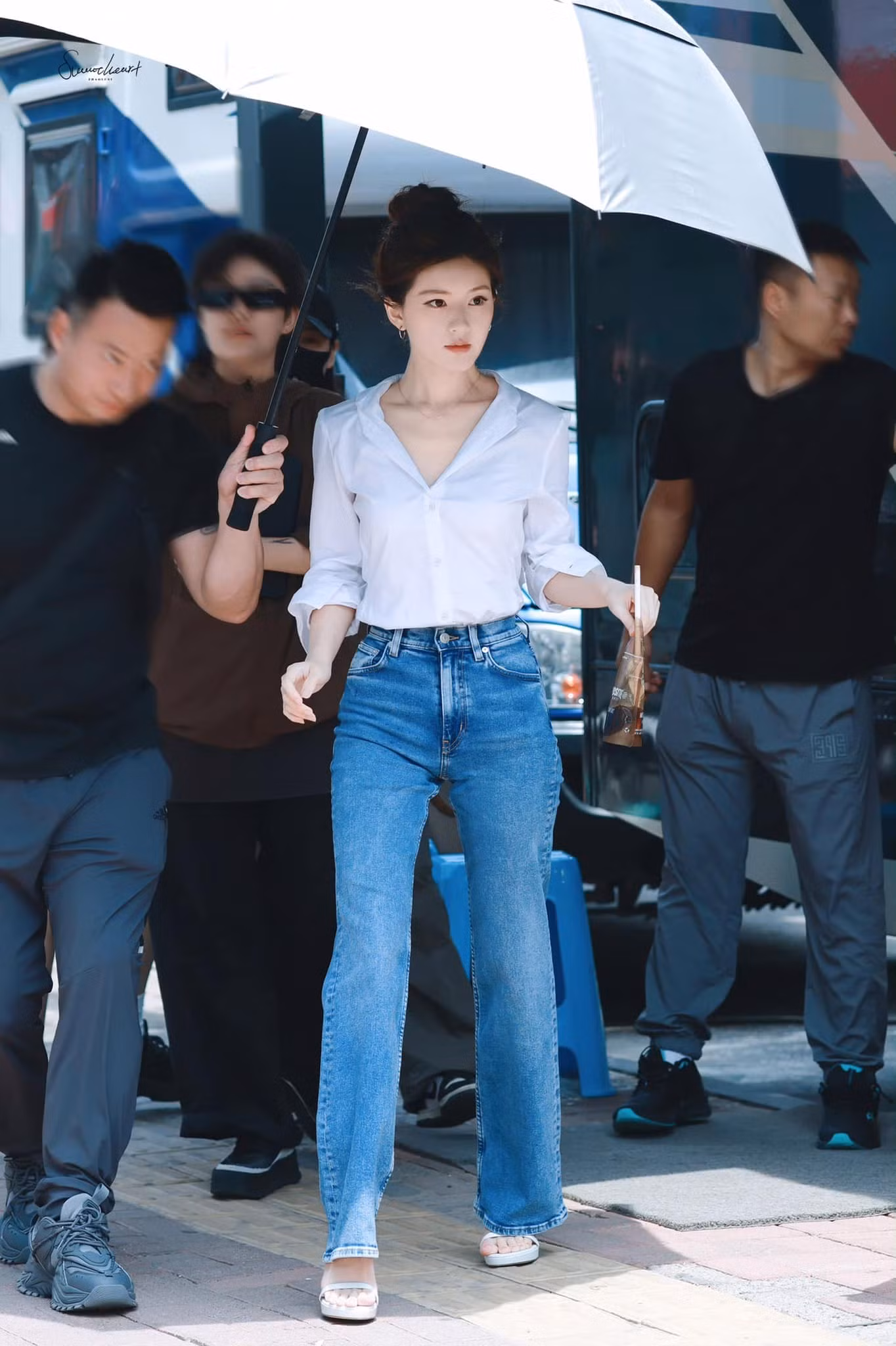 ly-nhat-dong-5.jpg