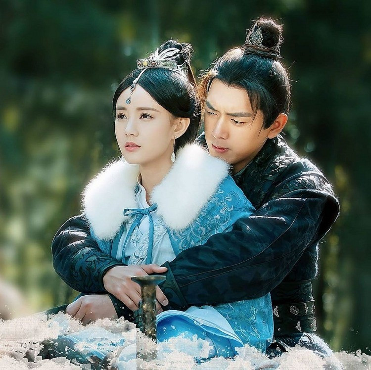 Hai người từng đóng chung phim từ nhiều năm trước. ly-hien-2.jpg