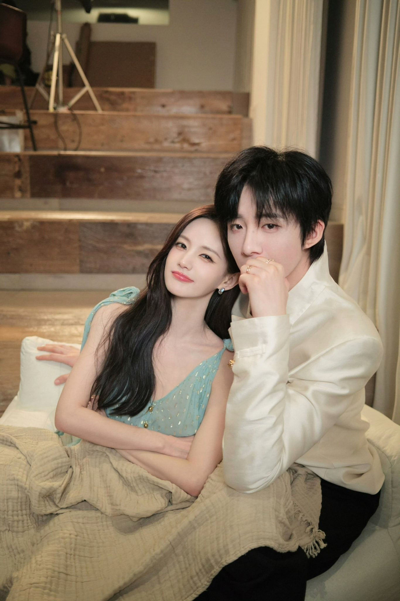 Cả hai diễn viên đều bứt phá sau phim này. thu-quyen-3.jpg