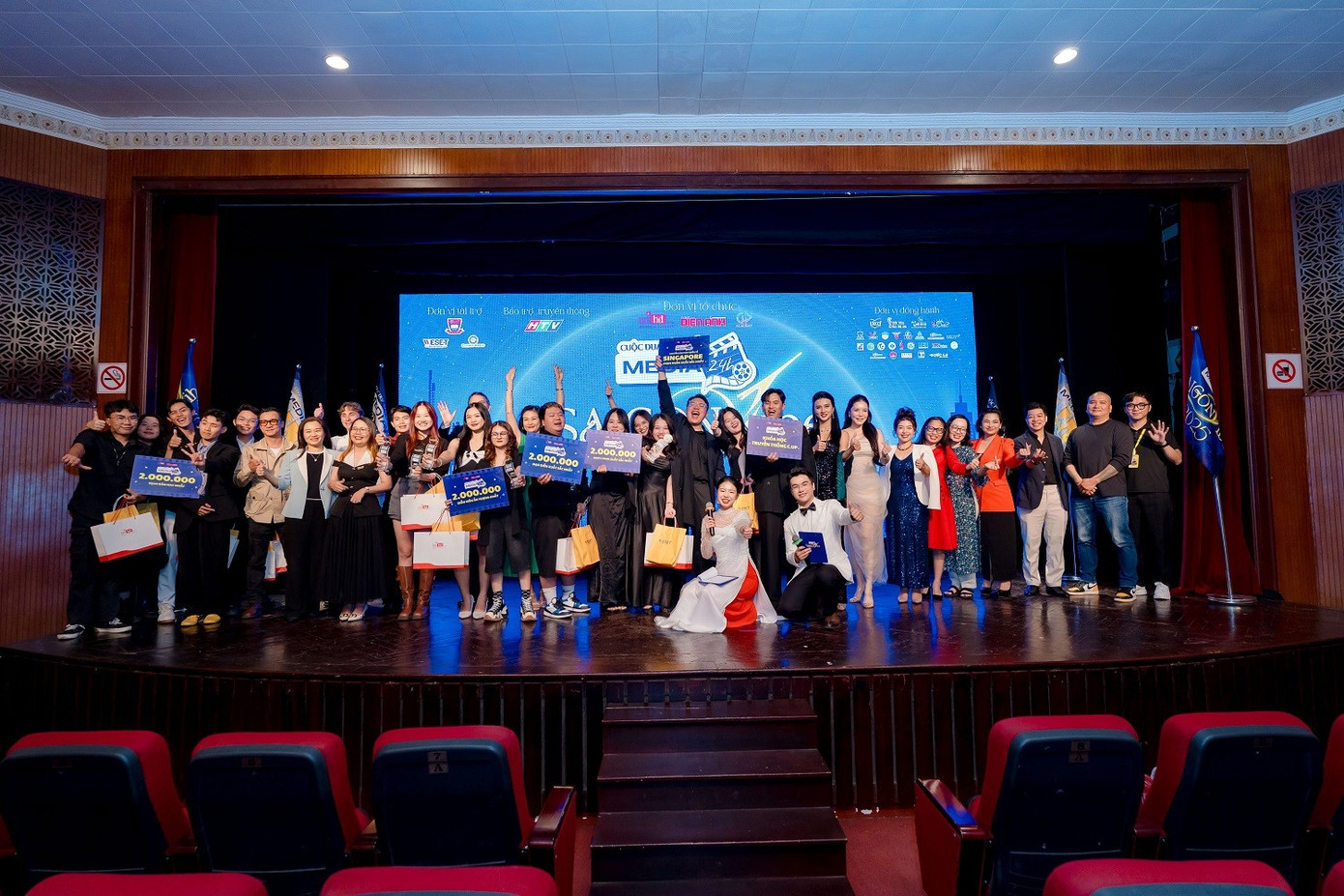 Cuộc đua Sản xuất Media24H thu hút nhiều nhà làm phim trẻ. lam-phim-5.jpg