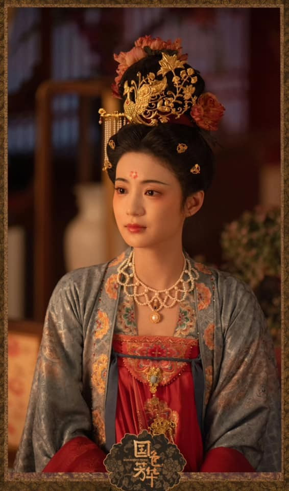 Lý Ấu Trinh luôn đối đầu với Mẫu Đơn. truong-nha-kham-2.jpg