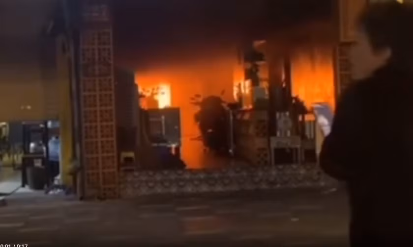 Vụ cháy quán ăn 4 người tử vong: Nhân chứng kể lại khoảnh khắc tìm cách phá cửa cứu người trong vô vọng