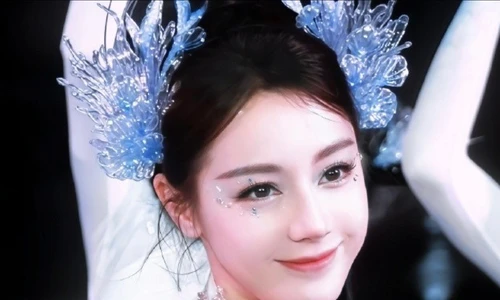 Màn múa tiên cá gây sốt đêm Giao thừa 