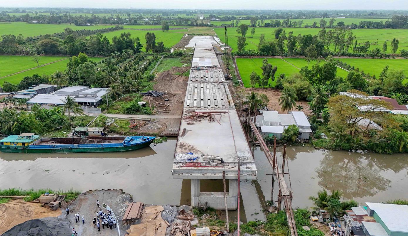 Thủ tướng yêu cầu đẩy nhanh tiến độ các dự án trọng điểm vùng ĐBSCL.