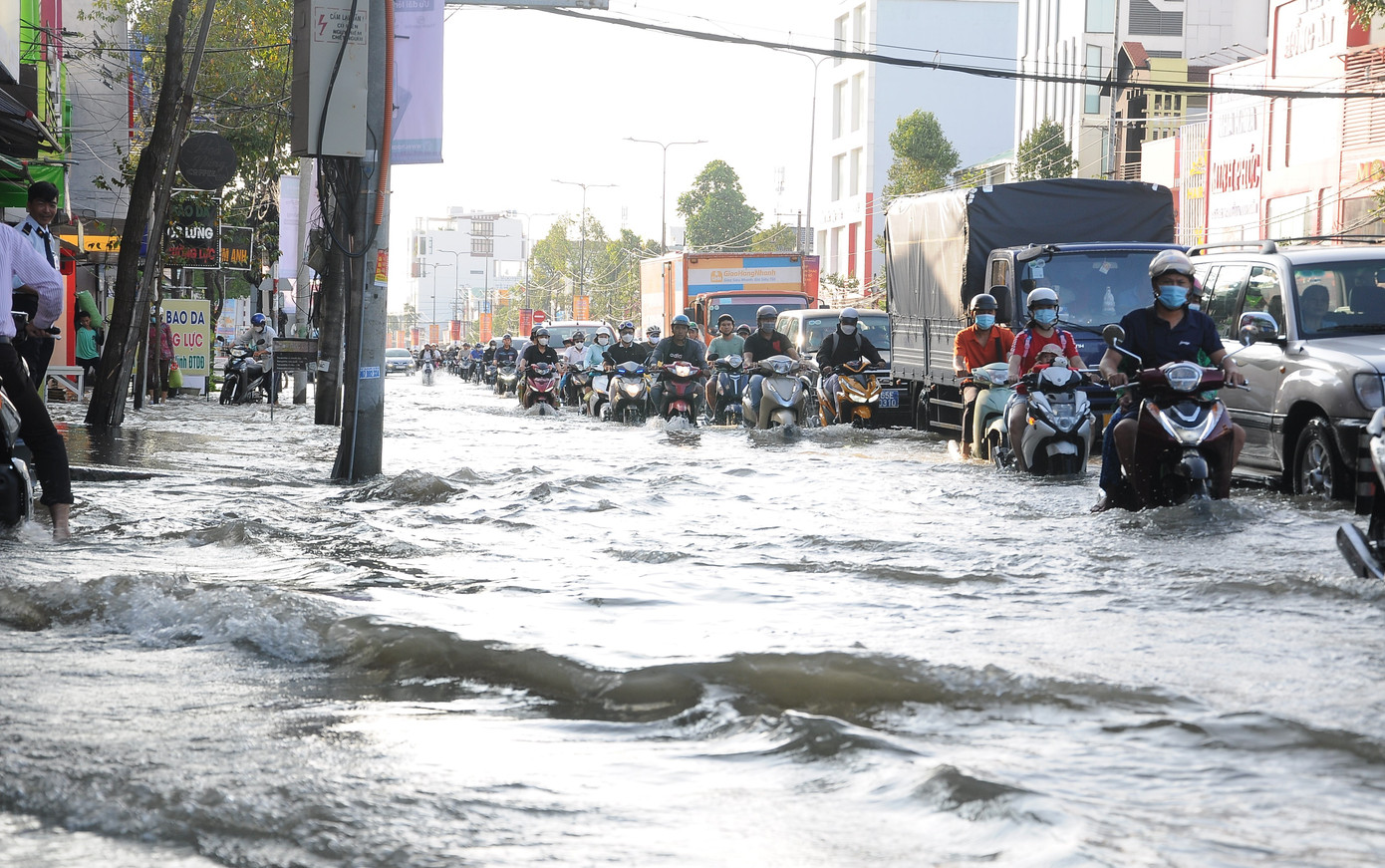 Ngập lụt nội ô Cần Thơ. Ảnh: CK ngap-2.jpg