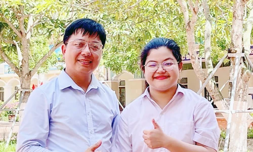 Lớp học có 7 điểm 10 và thầy giáo 'mát tay' ở Ninh Bình