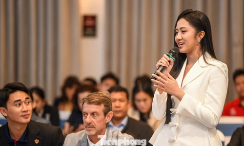  Hoa hậu Hà Trúc Linh: 'Tôi rất ấn tượng về Khánh Hòa'