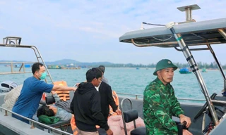 Cứu sống ngư dân Quảng Trị bị đột quỵ trên biển Cô Tô