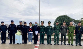 Quảng Ninh trao trả 9 công dân Trung Quốc nhập cảnh trái phép