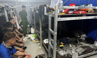 Kiểm tra lán công nhân trong khu công nghiệp ở Quảng Ninh, phát lộ 'chế độ' trả bằng ma túy