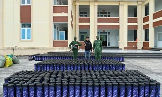 Bắt giữ vụ vận chuyển số lượng ‘khủng’ khí cười trên biển Quảng Ninh