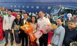 Gần 2.000 khách Trung Quốc 'đổ bộ' Quảng Ninh 