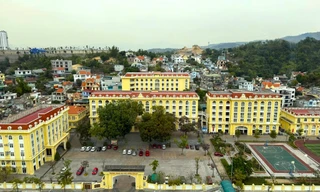 Nháo nhác tìm người trông trẻ vì học sinh được nghỉ Tết nhiều ngày