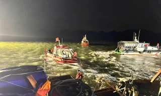 Vụ lật tàu ở Hạ Long: 25 người chết, 18 người mất tích