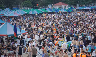 Du lịch biển đảo giúp Hải Phòng, Quảng Ninh 'hái ra tiền' 