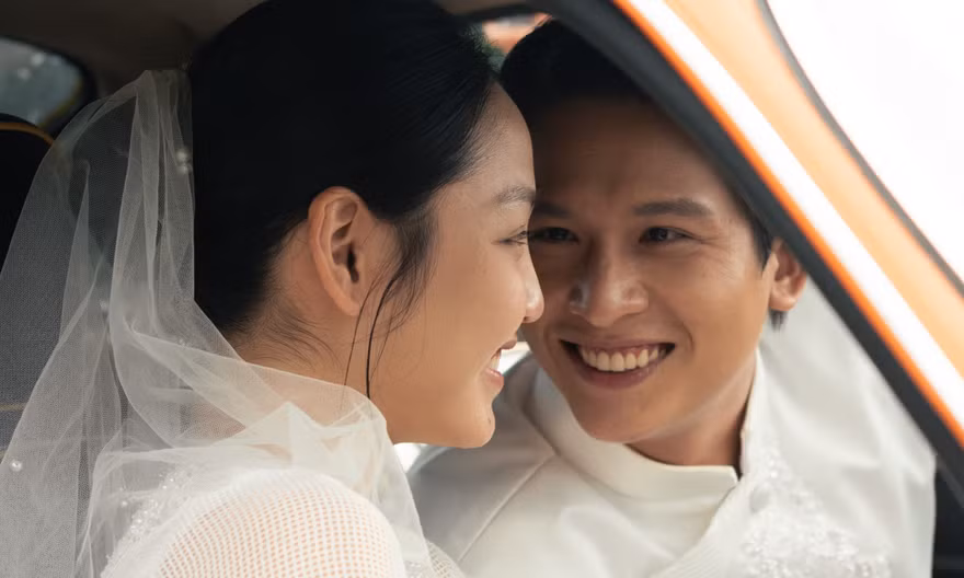 Đạo diễn Hàm Trần đổi tên phim 'nhìn thấy người chết'