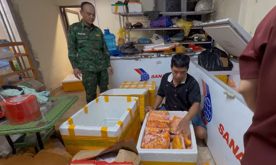 Phát hiện đường dây nhập lậu trứng gà non núp bóng cư dân biên giới