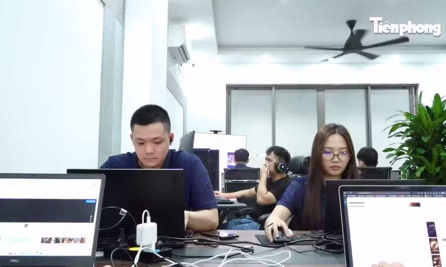 Bên trong xưởng phim AI ở Hà Nội: Kế toán, thợ điện, sinh viên mới ra trường 'đẻ' cả trăm tập phim mỗi ngày