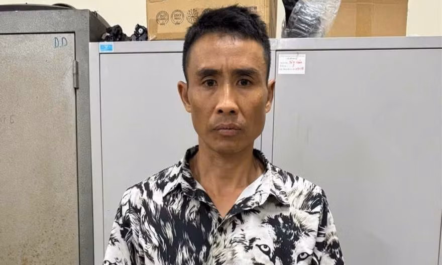 Tạm giữ đối tượng đánh người, thách thức 'quay video thoải mái' 