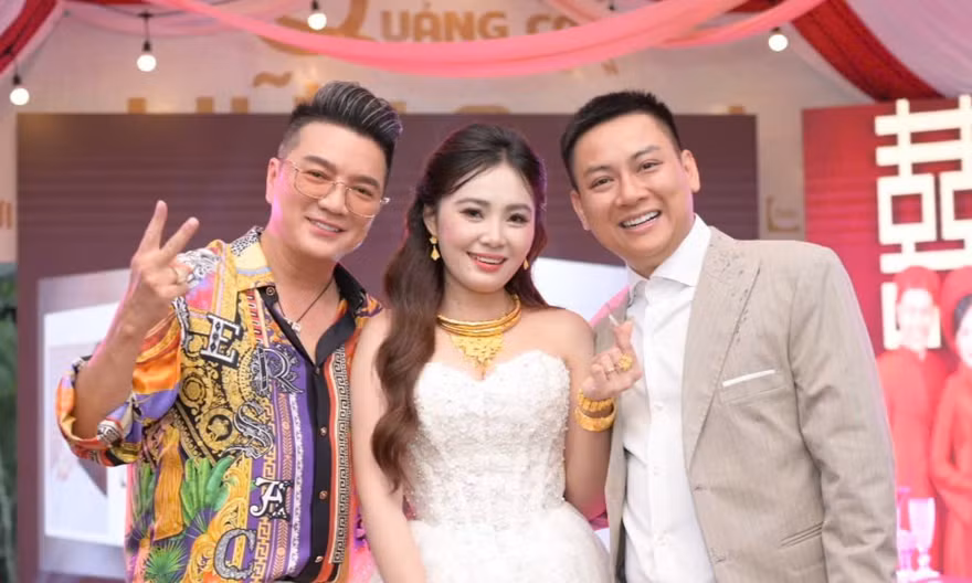 Đàm Vĩnh Hưng dự đám cưới Hoài Lâm