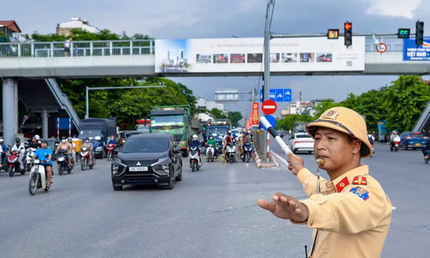 CSGT Hà Nội huy động tối đa lực lượng sẵn sàng đón người dân trở lại Thủ đô sau kỳ nghỉ lễ