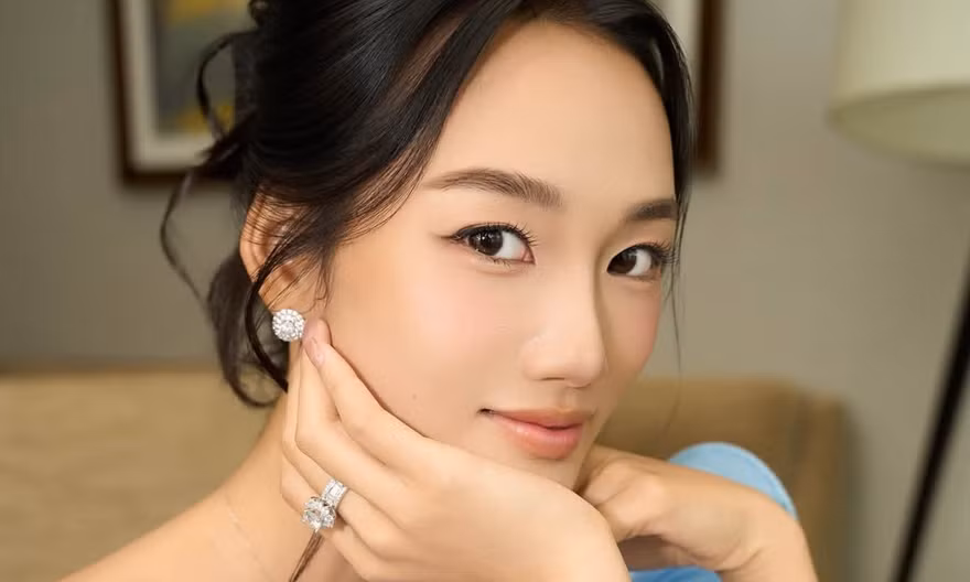 Vừa đăng quang 10 ngày, Hoa hậu Quỳnh Anh đã phải xin lỗi