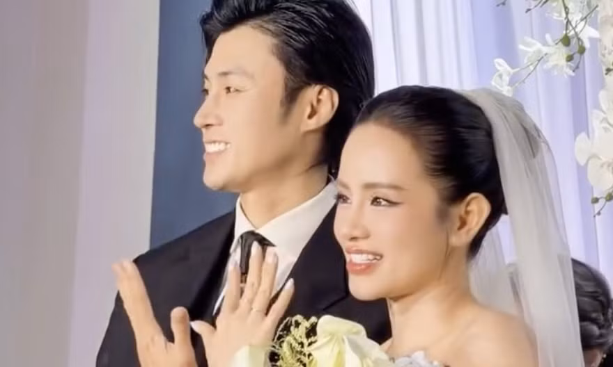 Đám cưới Vương Anh Ole và Mai Bừng