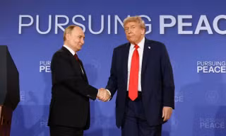 Tổng thống Mỹ Trump điện đàm với lãnh đạo Nga và Ukraine trước thượng đỉnh NATO