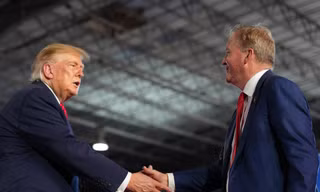 Texas nguy cơ tuột khỏi tầm tay, Tổng thống Trump hợp sức với tỷ phú Elon Musk 