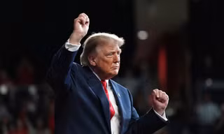 Nghị sĩ Cộng hòa cảnh báo thỏa thuận diesel của Tổng thống Trump với Nga có thể trái luật