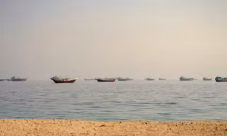 Mỹ và Iran âm thầm đàm phán lộ trình mở lại eo biển Hormuz