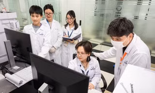 Chuyên gia: Sinh viên chỉ lo học, ít nghiên cứu khoa học