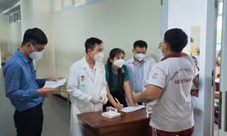 TPHCM: Thêm học sinh mắc não mô cầu, 99 người uống kháng sinh dự phòng