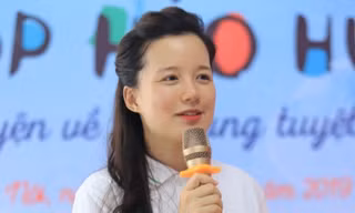 Khủng hoảng của Làng Háo Hức và MC Minh Trang