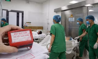 Bí mật sau 'dấu mộc đỏ' ở trung tâm điều trị đột quỵ lớn nhất nhì cả nước 