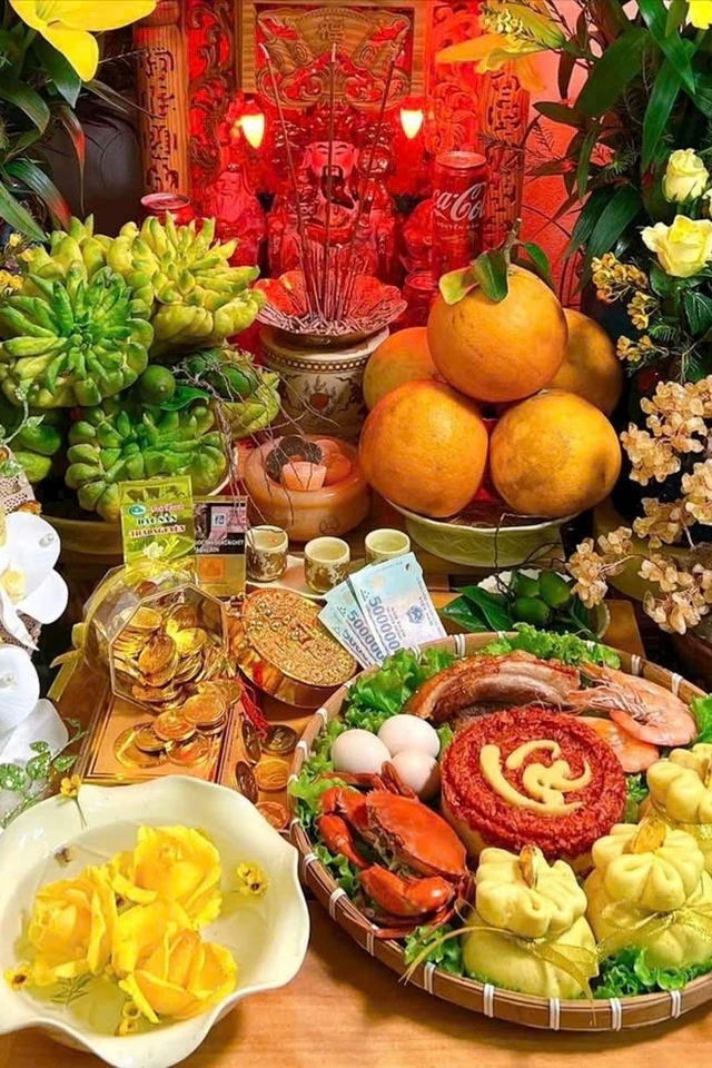 Mâm cúng tạo hình hũ vàng, thỏi vàng cho ngày vía Thần Tài