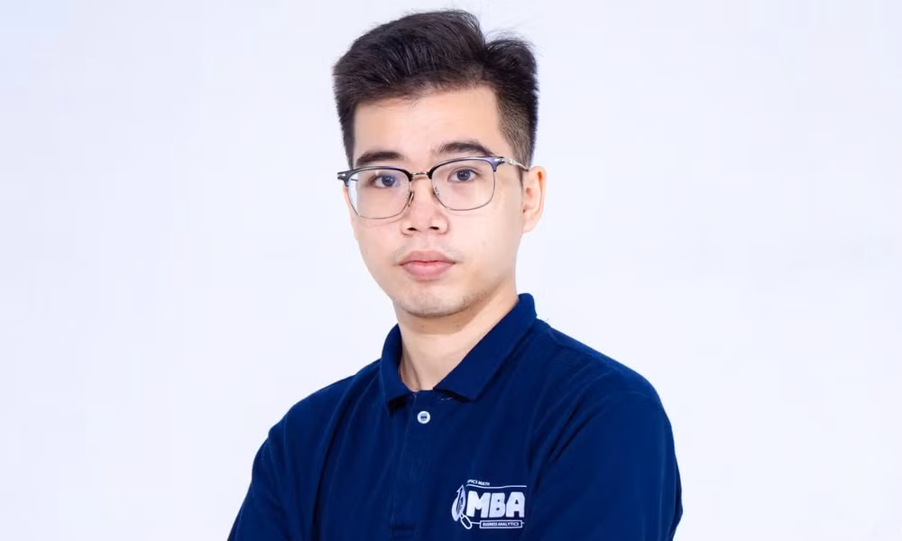Mất bố từ năm lớp 5, mẹ và chị gái trở thành điểm tựa của nam sinh thủ khoa trường ĐH Kinh tế (ĐHQG Hà Nội)