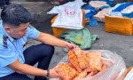 Phát hiện xe tải chở gần 17 tấn trứng non, lòng heo... không rõ nguồn gốc 