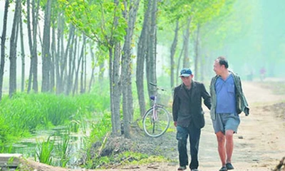 Khâm phục, 'cặp đôi' khuyết tật trồng hơn 10.000 cây xanh