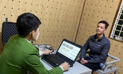 Đột nhập nhà hàng xóm, phá két sắt trộm vàng 