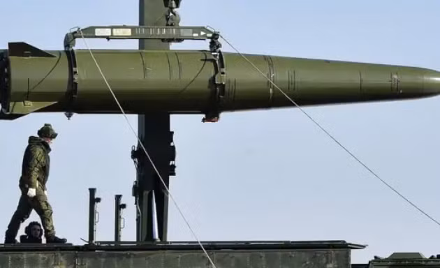 Hé lộ lý do 'song sát' Iskander, Kinzhal Nga xuyên thủng lưới phòng không Ukraine
