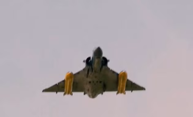 Hé lộ hình ảnh tiêm kích Mirage 2000-5F mang tên lửa tầm xa SCALP
