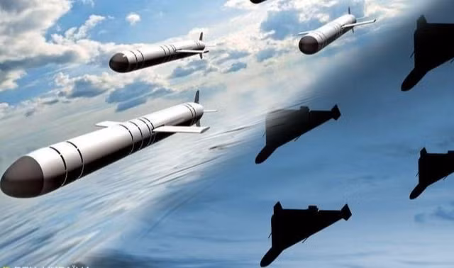Phòng không Ukraine để lọt hàng chục tên lửa và UAV của Nga